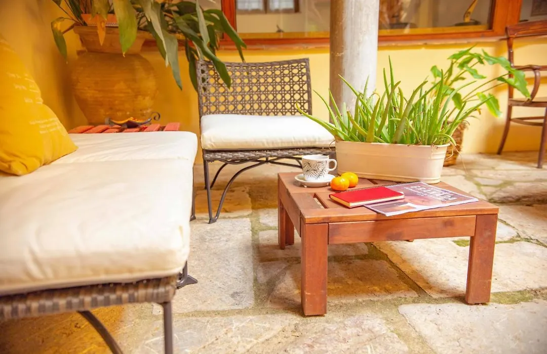 Alh Patio Apartamentos-1