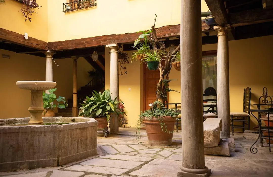 Alh Patio Apartamentos-1