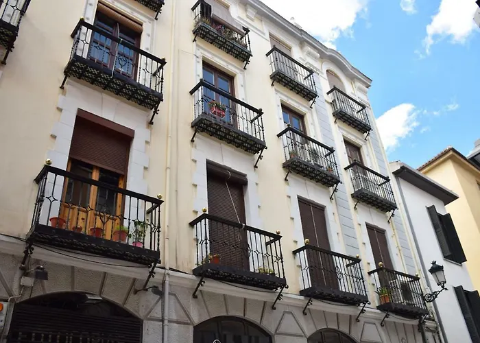 La Casa Junto A La Catedral
